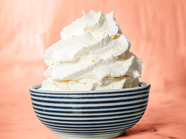 Whipped cream for drinks