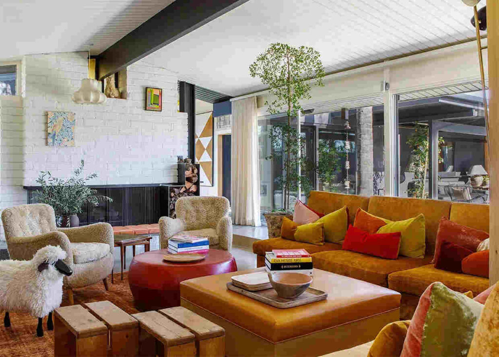 Mid century modern interior design characteristics